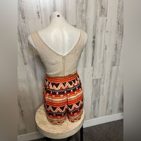 Woman’s romper size XSMALL - Picture 3 of 4